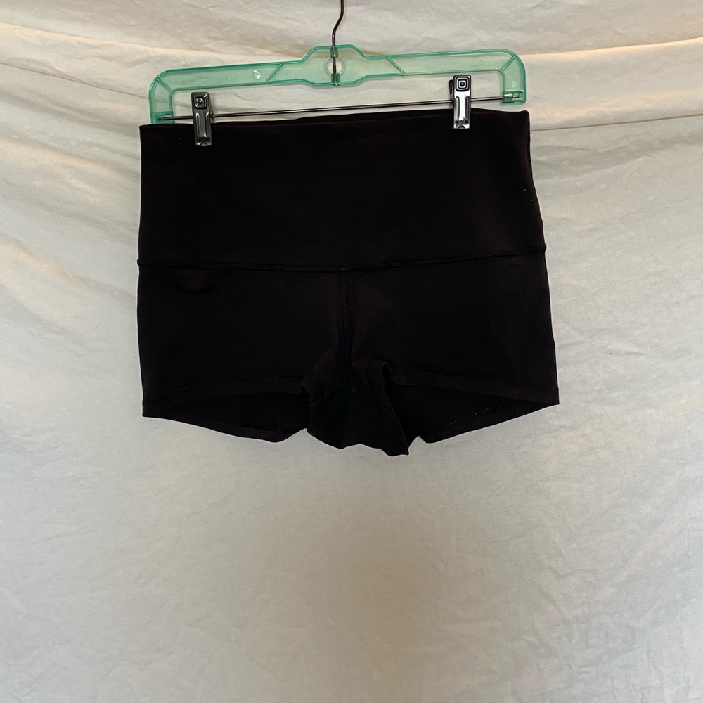 Black align shorts